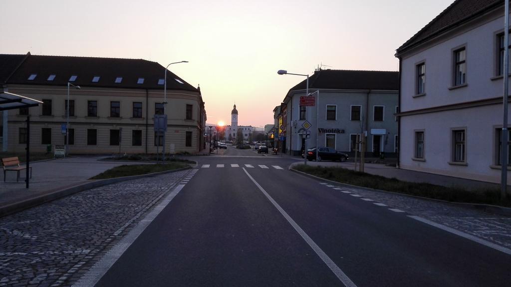 Penzion & Vinny Bar Regio Kyjov  Bagian luar foto