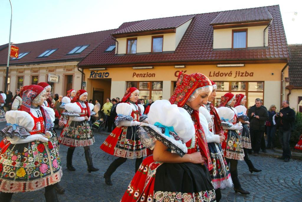 Penzion & Vinny Bar Regio Kyjov  Bagian luar foto