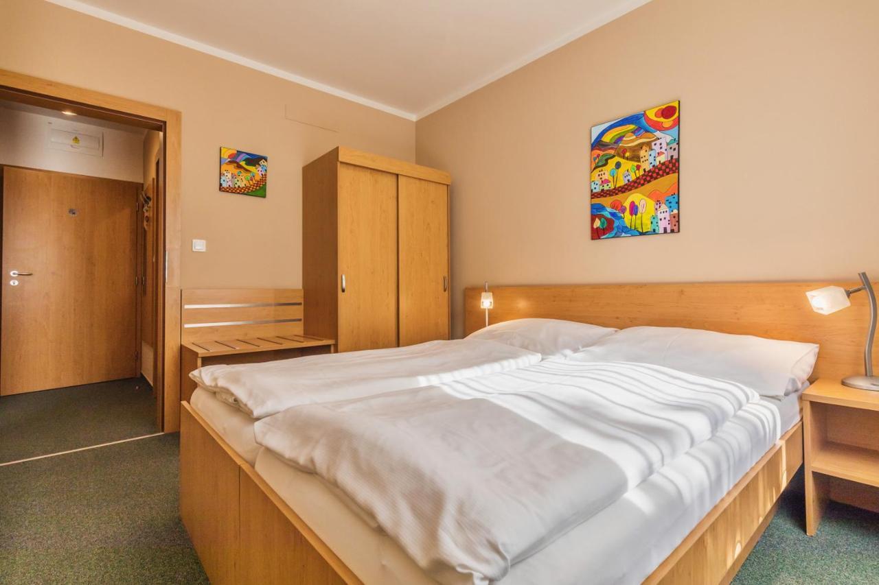 Penzion & Vinny Bar Regio Kyjov  Bagian luar foto